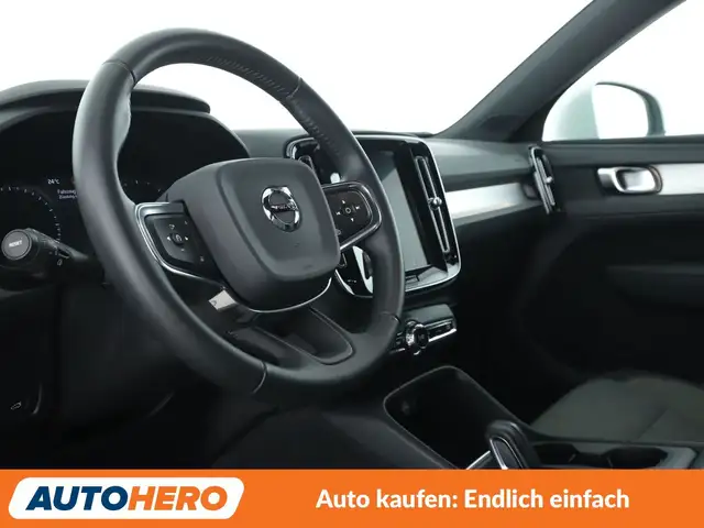 Volvo XC40 view 11