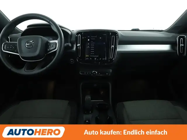 Volvo XC40 view 12