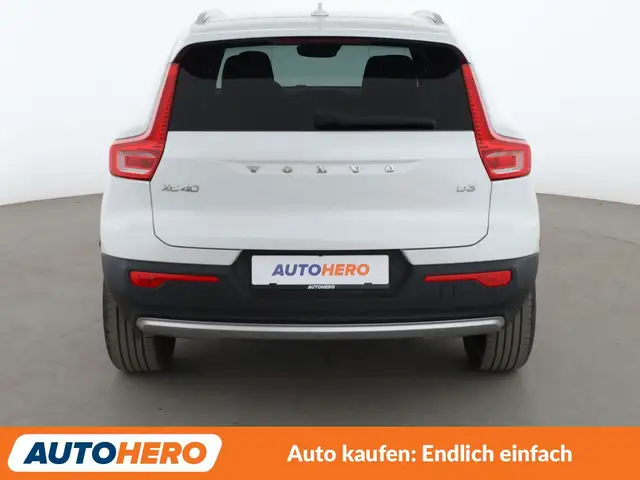 Volvo XC40 view 5