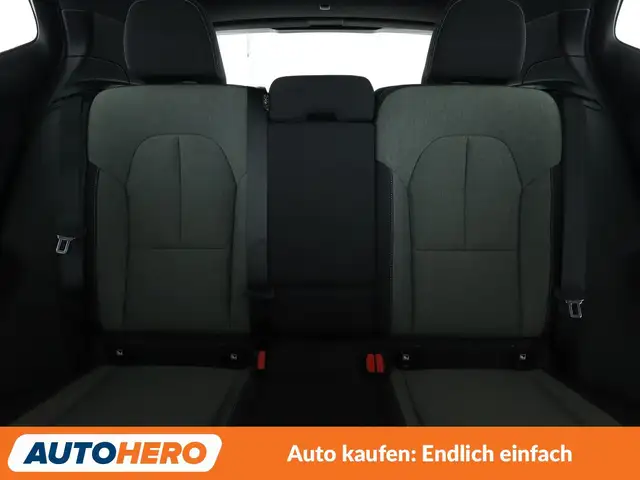 Volvo XC40 view 15