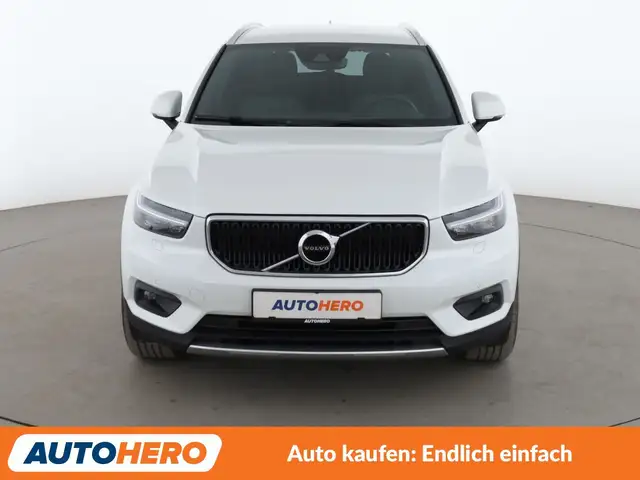 Volvo XC40 view 9