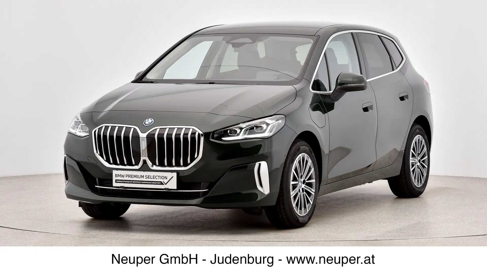 BMW 225 225e xDrive Active Tourer Zelená - 1