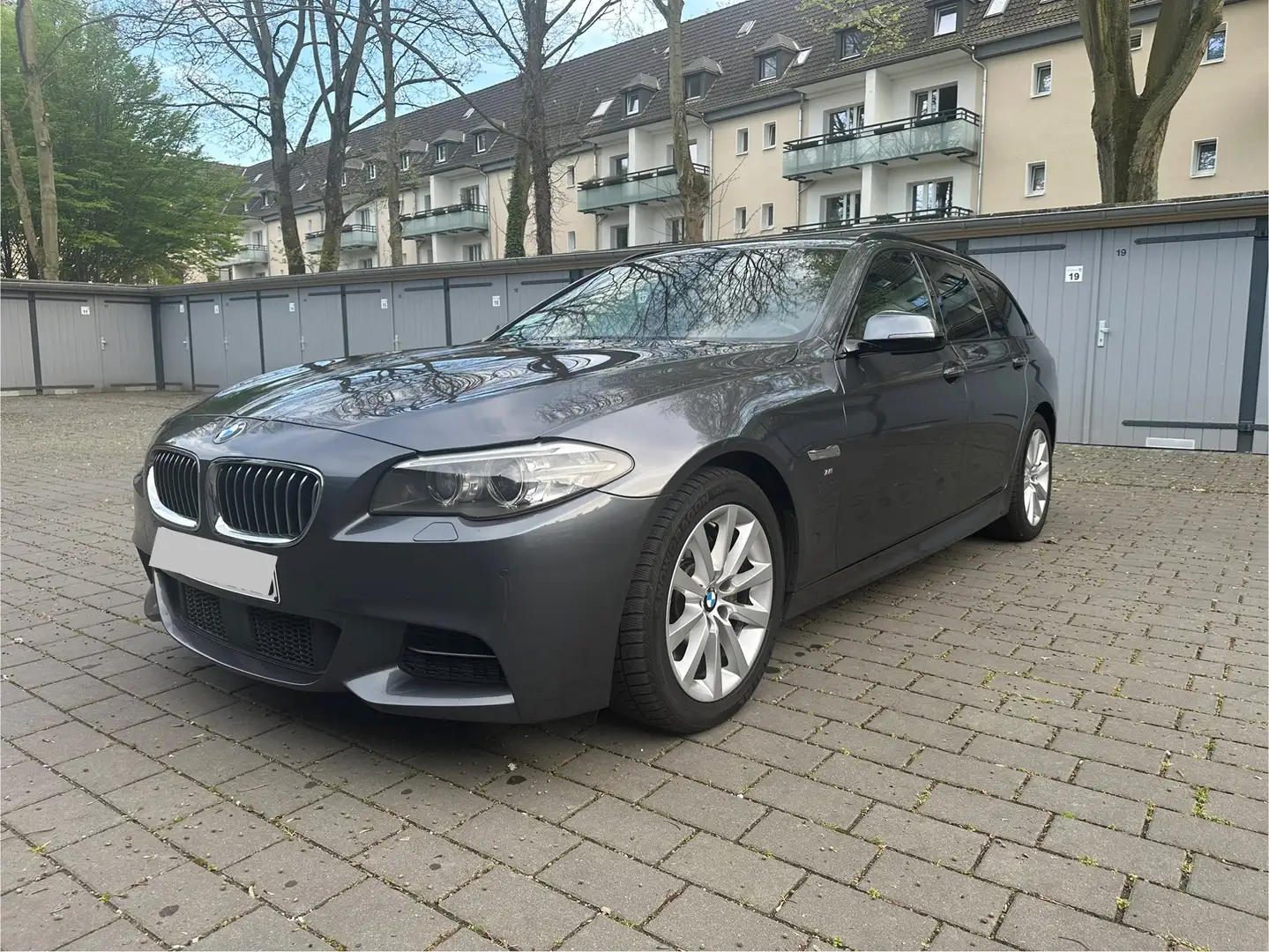 BMW 535 535 d *xDrive *M-Paket* Pano* Standh*ACC* Grau - 1