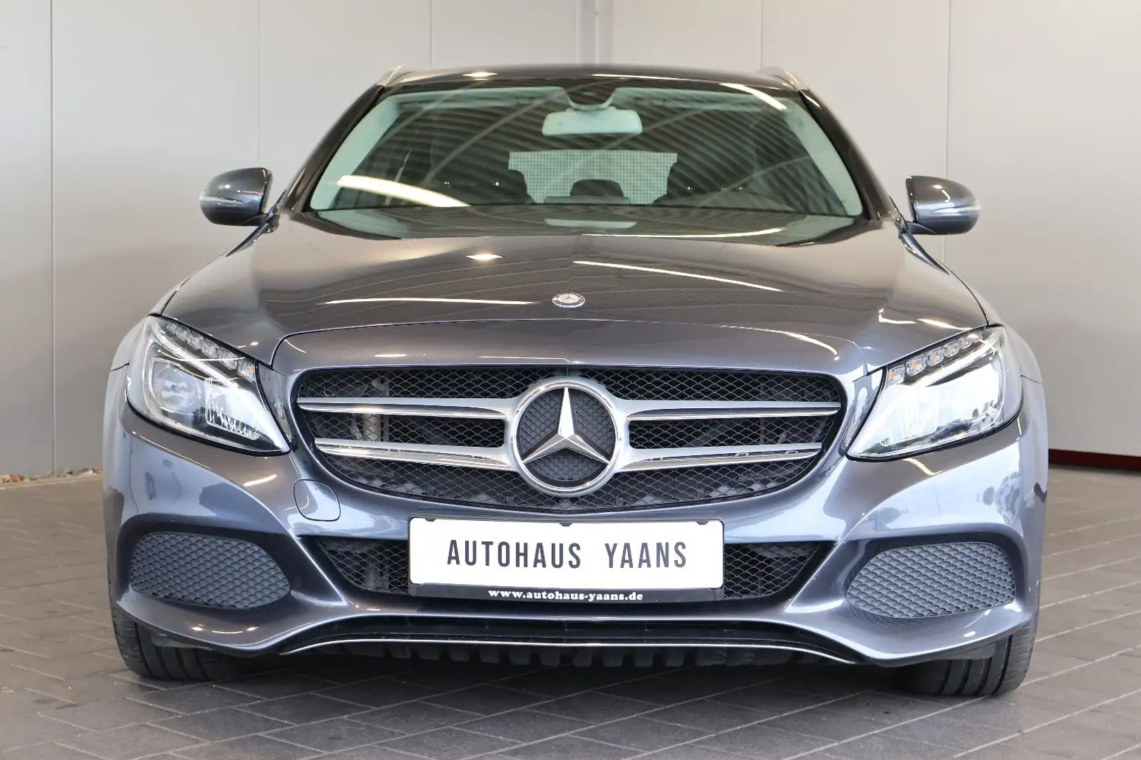 Mercedes-Benz C 250 T d FRONT+NAVI+LED+AHK Grau - 2