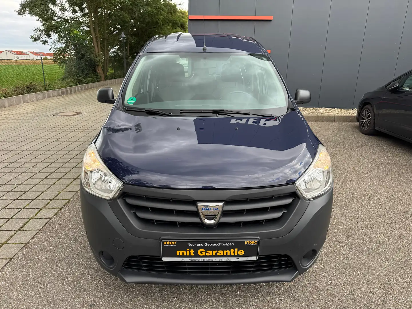 Dacia Dokker Essentiel Blau - 1