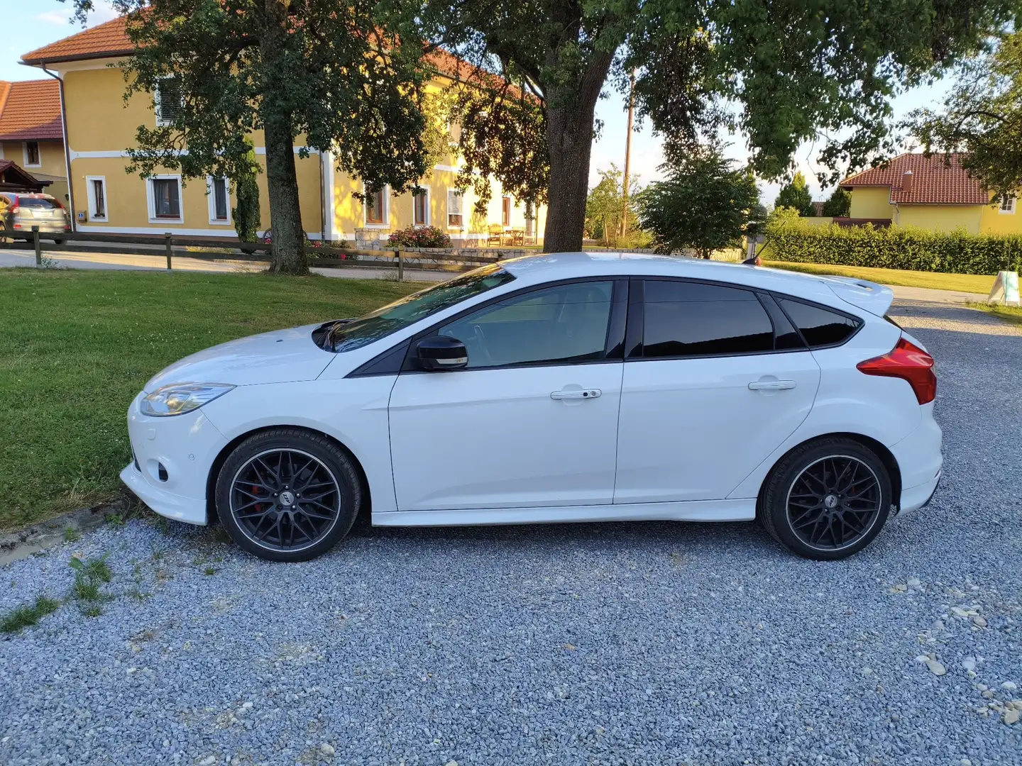 Ford Focus Titanium Weiß - 2