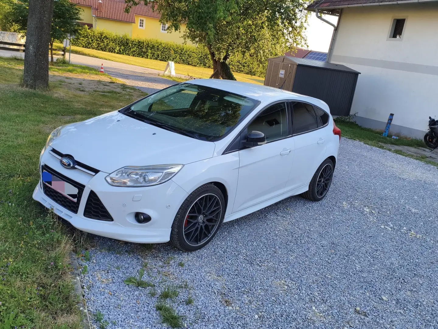Ford Focus Titanium Weiß - 1