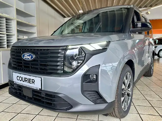 Ford Tourneo Courier Titanium Aut.