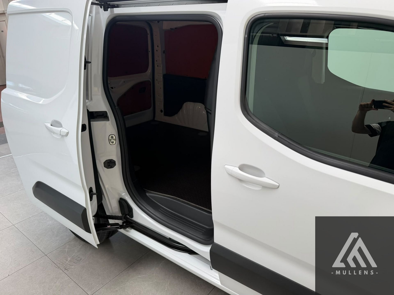 Peugeot Partner e Partner Standard Heavy 50 Kwh slechts 921 kilometers — photo 7