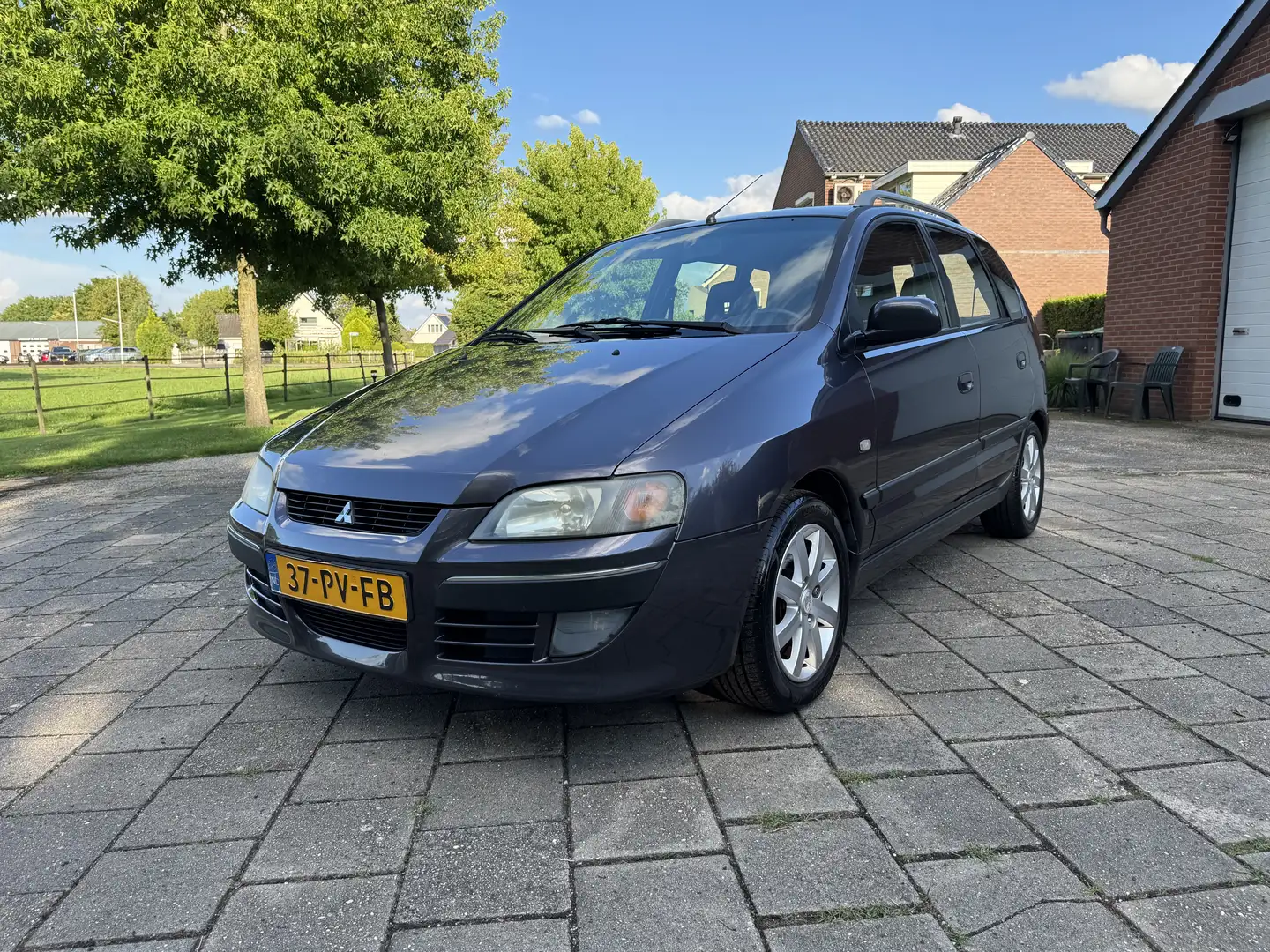 Mitsubishi Space Star 1.8 Instyle Silver Grijs - 1