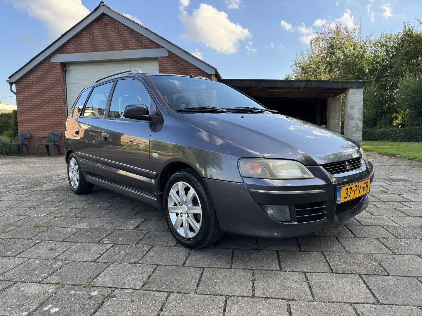 Mitsubishi Space Star 1.8 Instyle Silver Grijs - 2