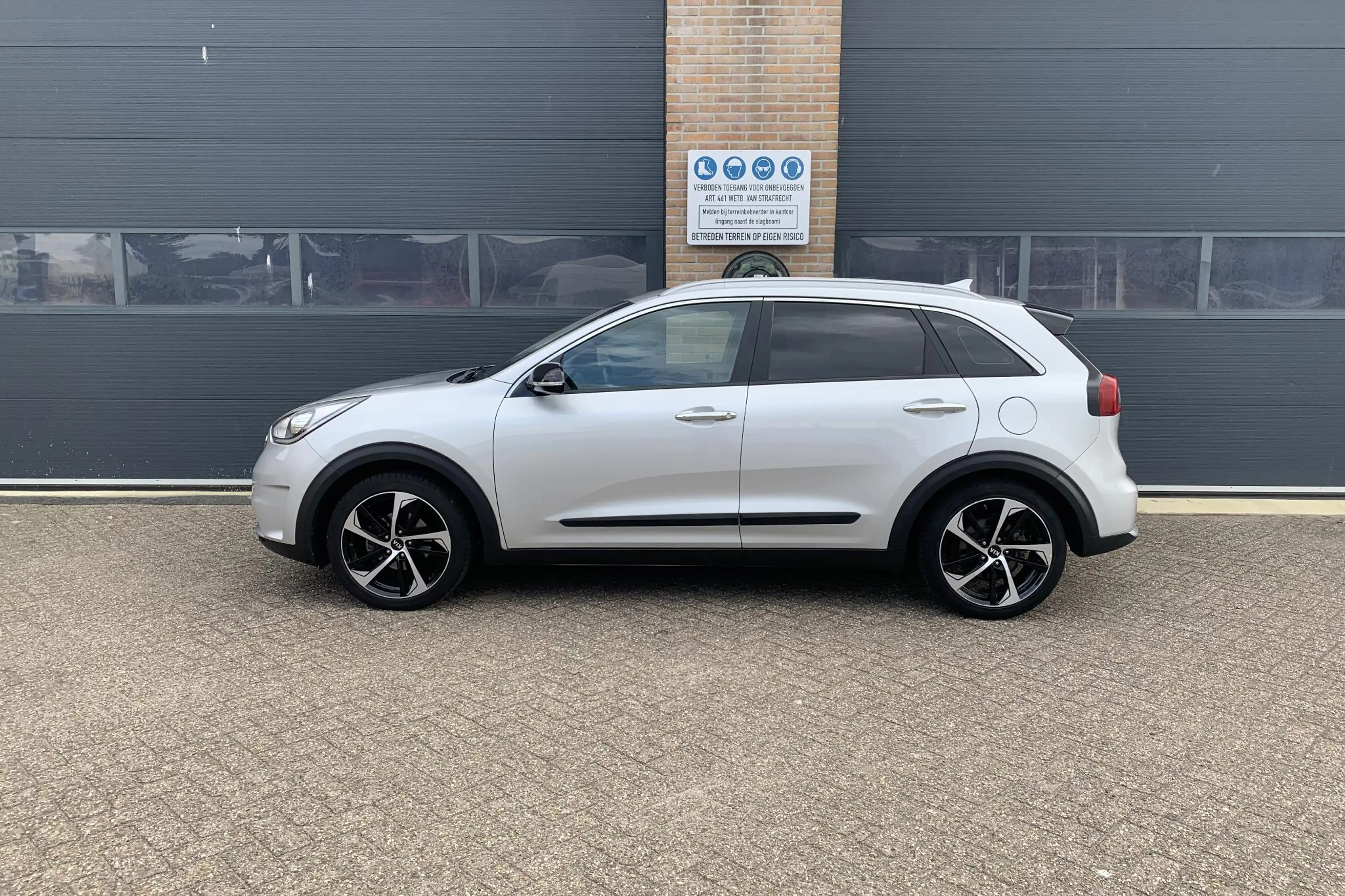 Kia Niro 1.6 GDi 140PK Hybrid DynamicLine Automaat | Trekha — photo 2