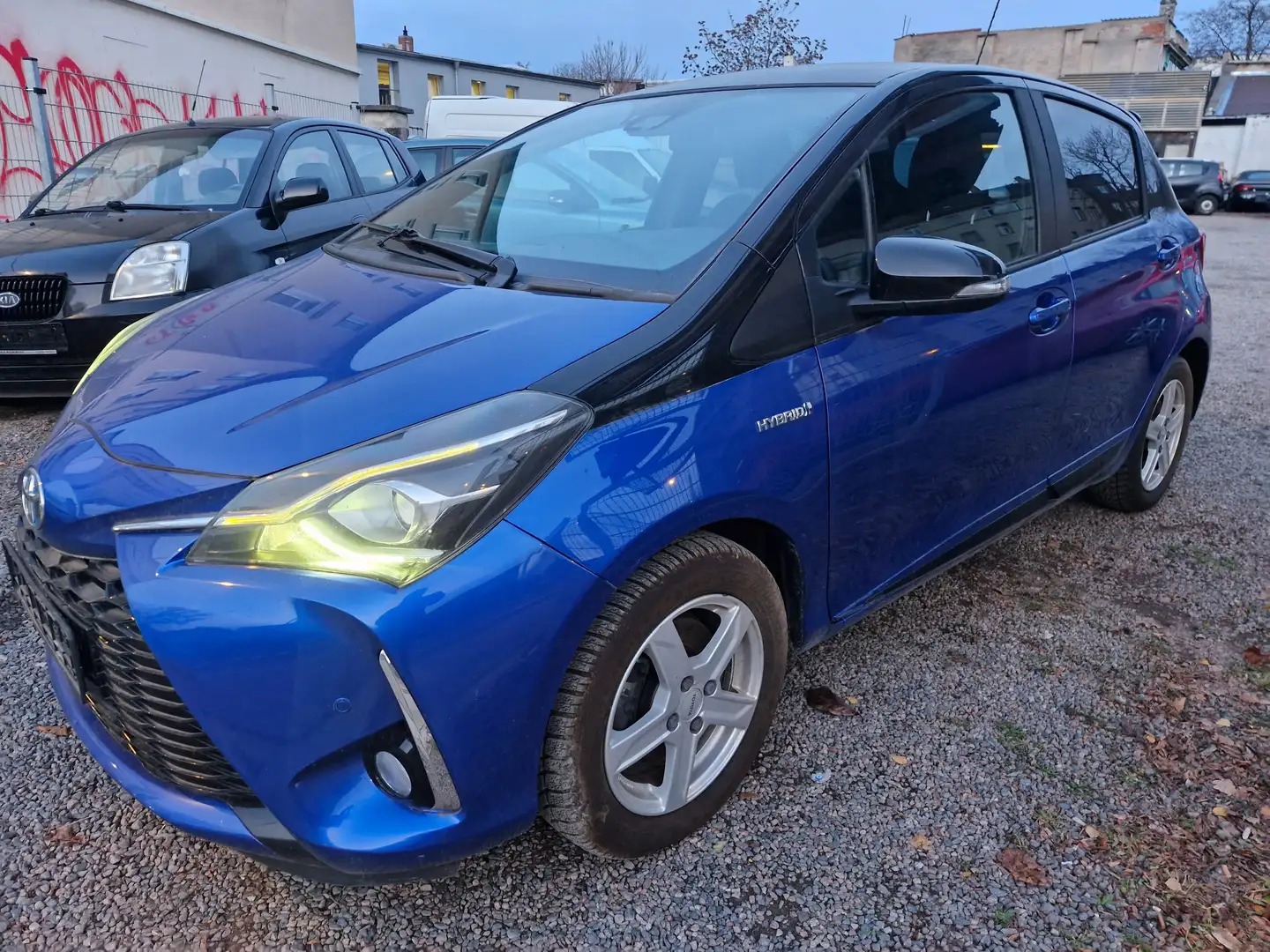 Toyota Yaris Hybrid Style Selection - 2