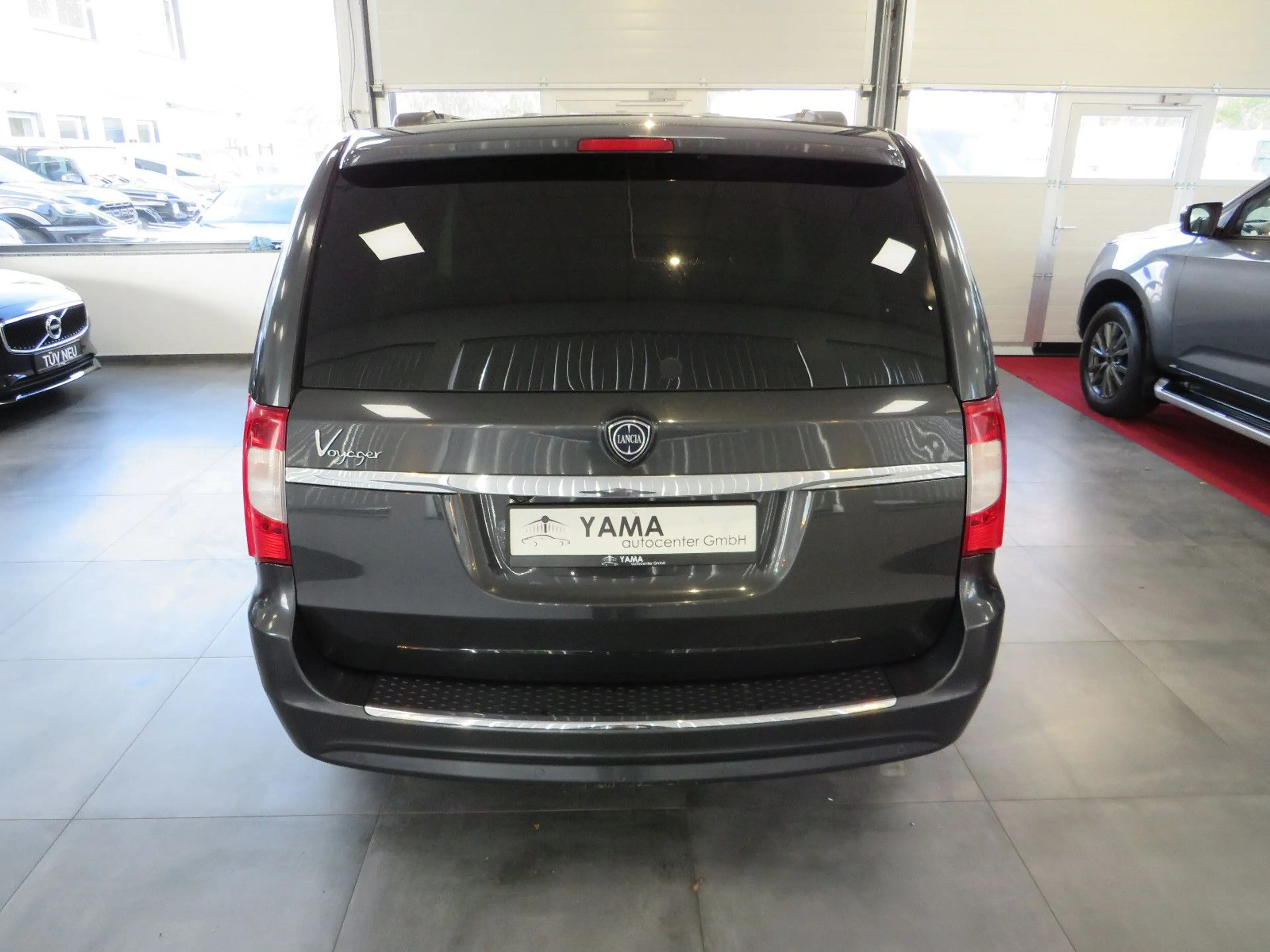 Lancia Voyager Hartung Bestattungswagen / Leichenwagen — photo 6