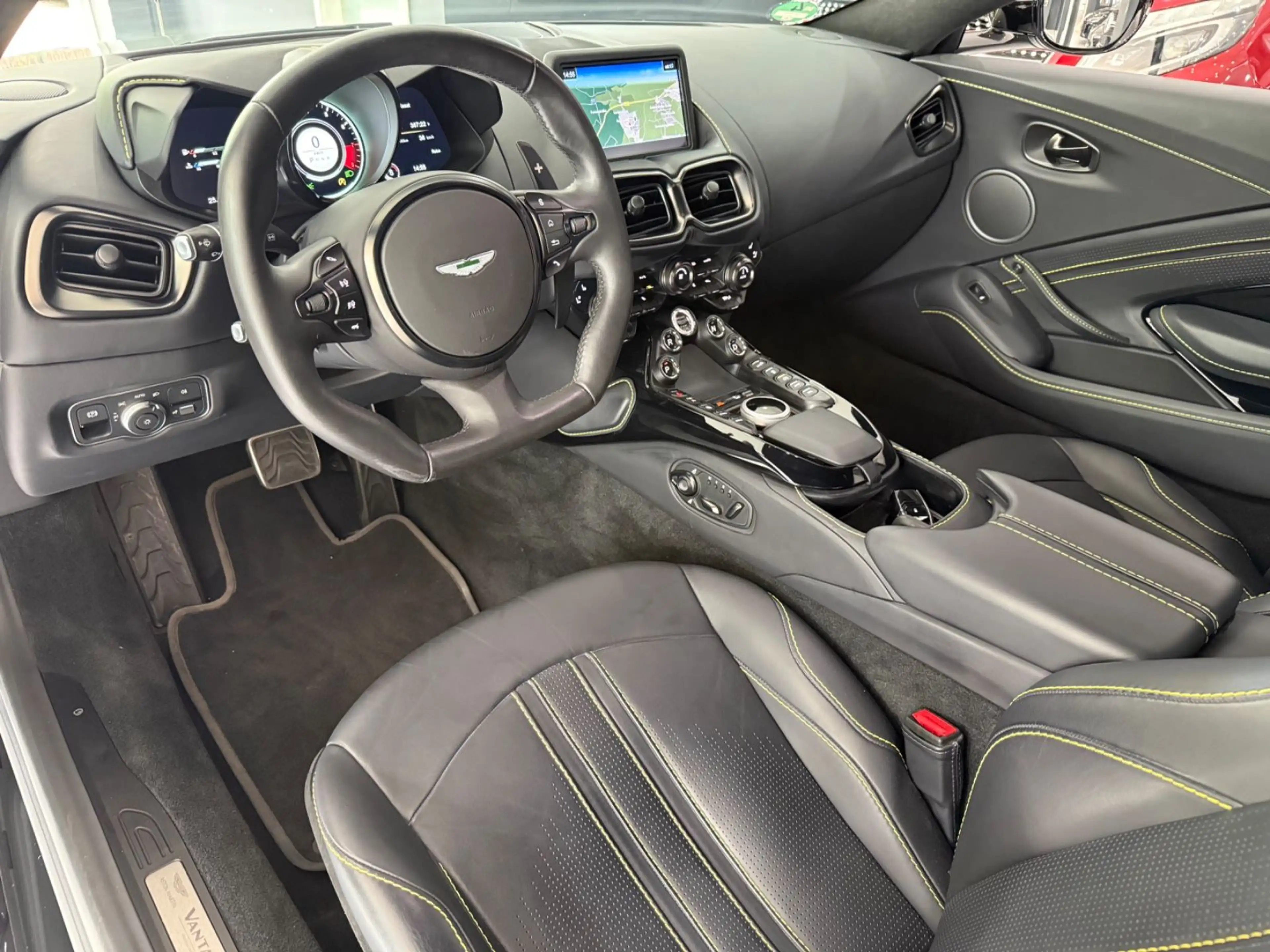Aston Martin V8 *APEX GREY*21"*360*MEMORY*SITZBELÜFTUN — photo 4