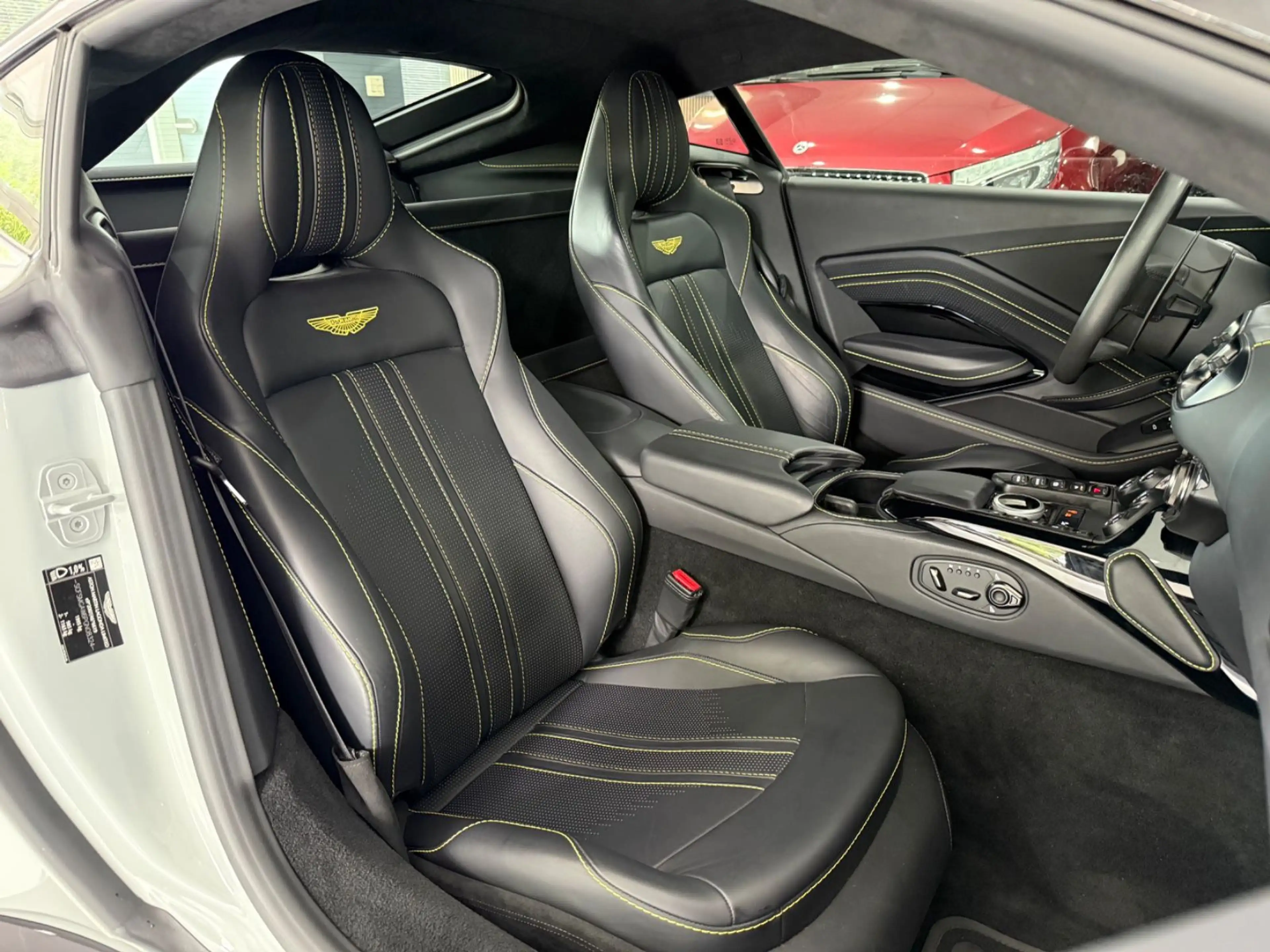 Aston Martin V8 *APEX GREY*21"*360*MEMORY*SITZBELÜFTUN — photo 8