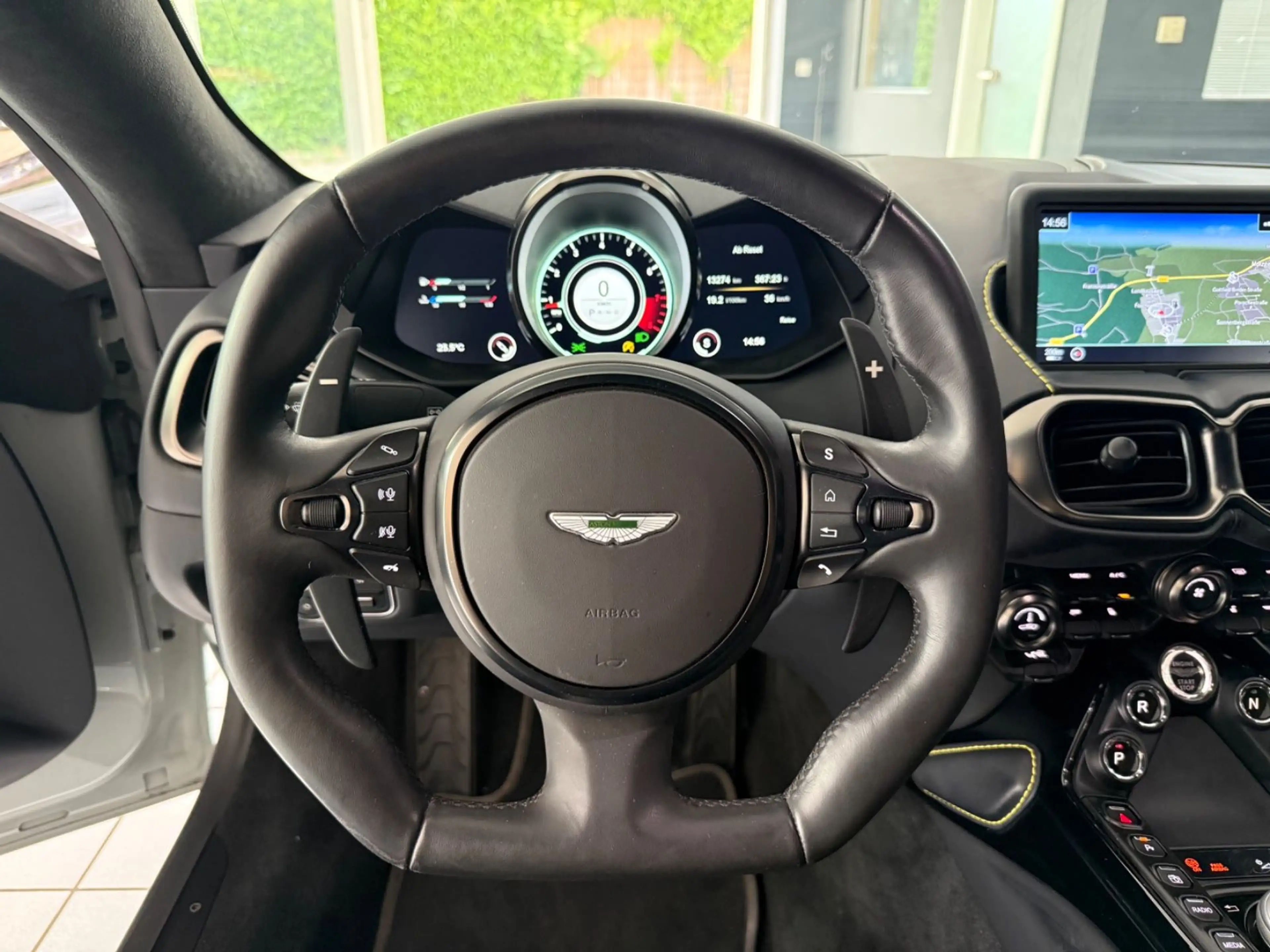 Aston Martin V8 *APEX GREY*21"*360*MEMORY*SITZBELÜFTUN — photo 5