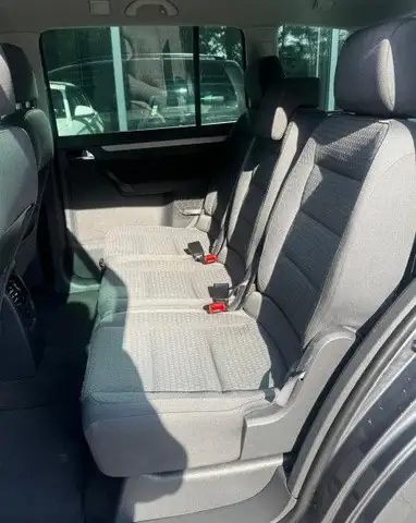 Volkswagen Touran view 11