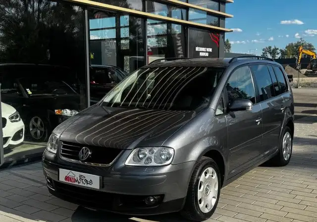 2005 Volkswagen Touran in Grey for sale