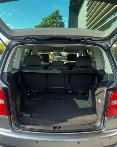 Volkswagen Touran view 12