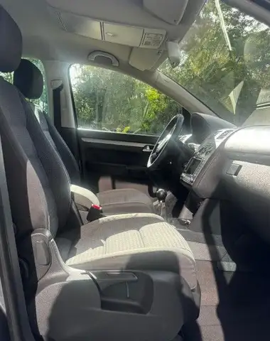 Volkswagen Touran view 8