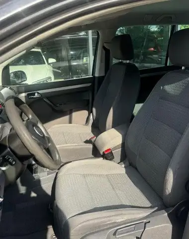 Volkswagen Touran view 9