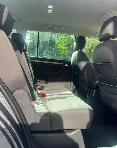 Volkswagen Touran view 10