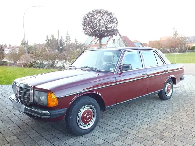 Mercedes-Benz 230 230 E W123 - DE Auto - lückenlose Historie