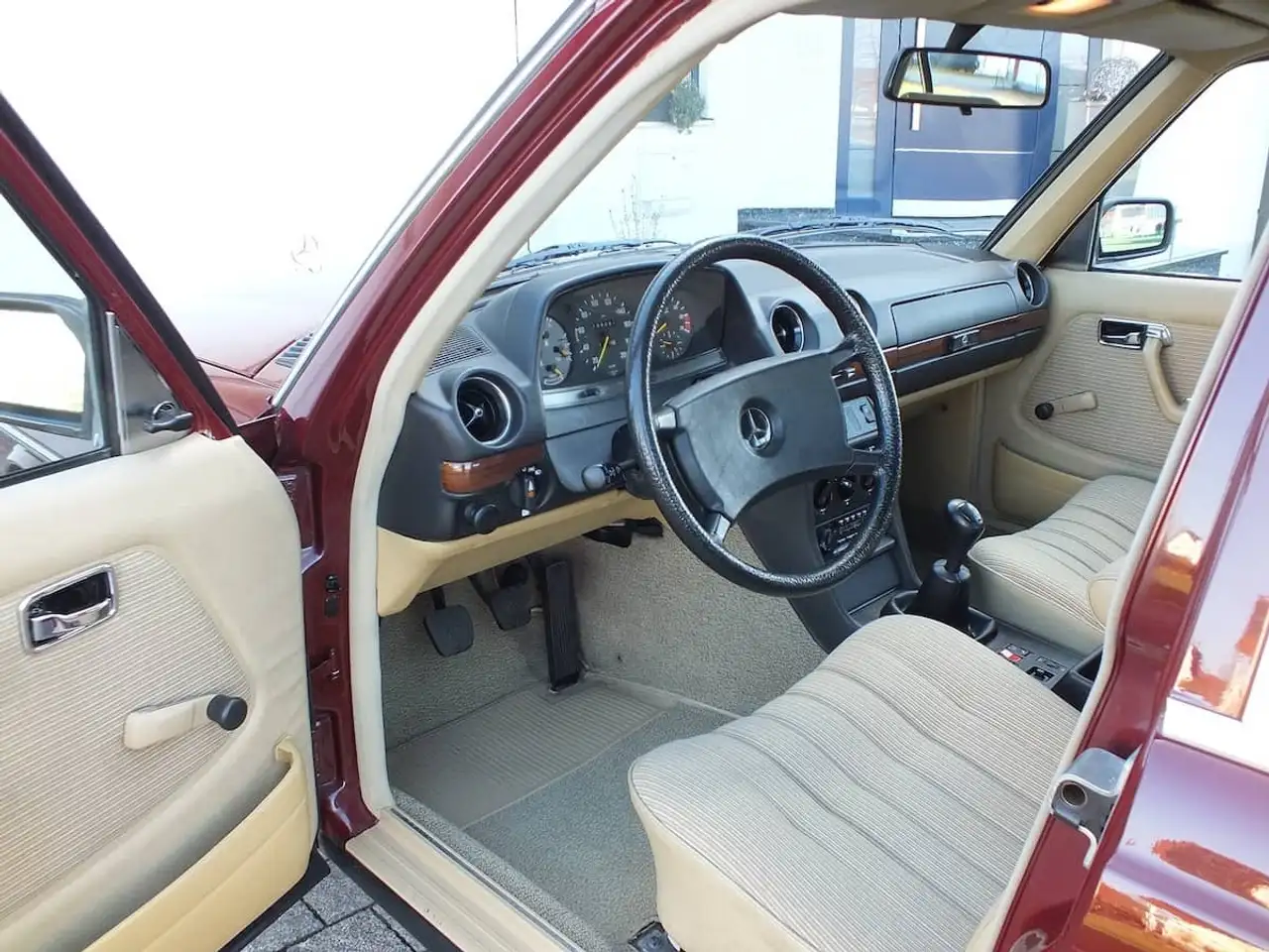 Mercedes-Benz 230 E W123 - DE Auto - lückenlose Historie, foto 7