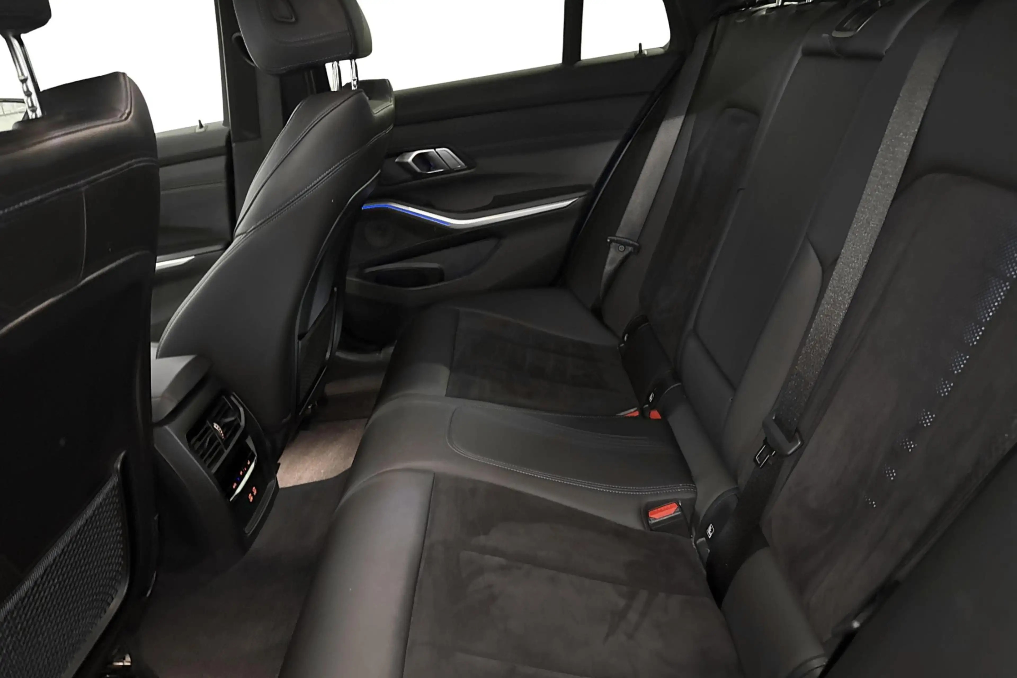 BMW 318 3 Reeks Touring 318i M-SPORT — photo 7