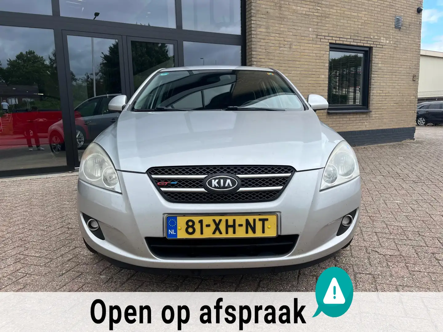 Kia Ceed / cee'd 1.6 X-ecutive , Airco, 5 deurs Grijs - 2