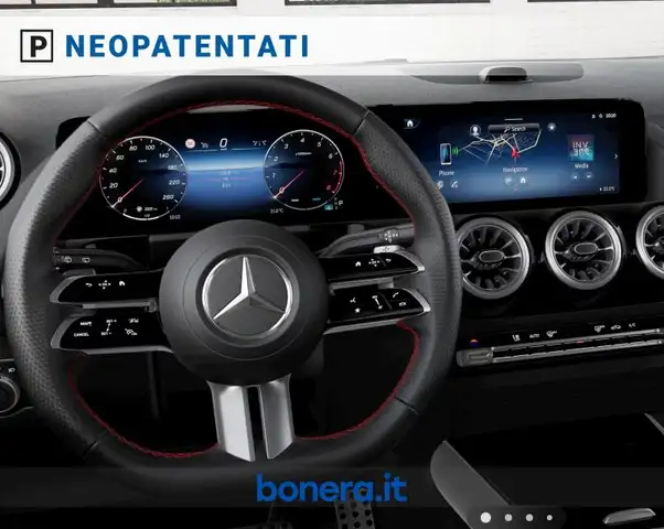 Mercedes-Benz Gla view 5