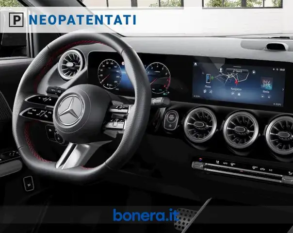 Mercedes-Benz Gla view 6