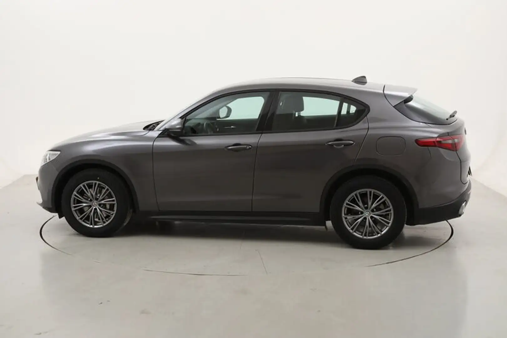 Alfa Romeo Stelvio Business AT8 2.1 Diesel 160CV Grigio - 2