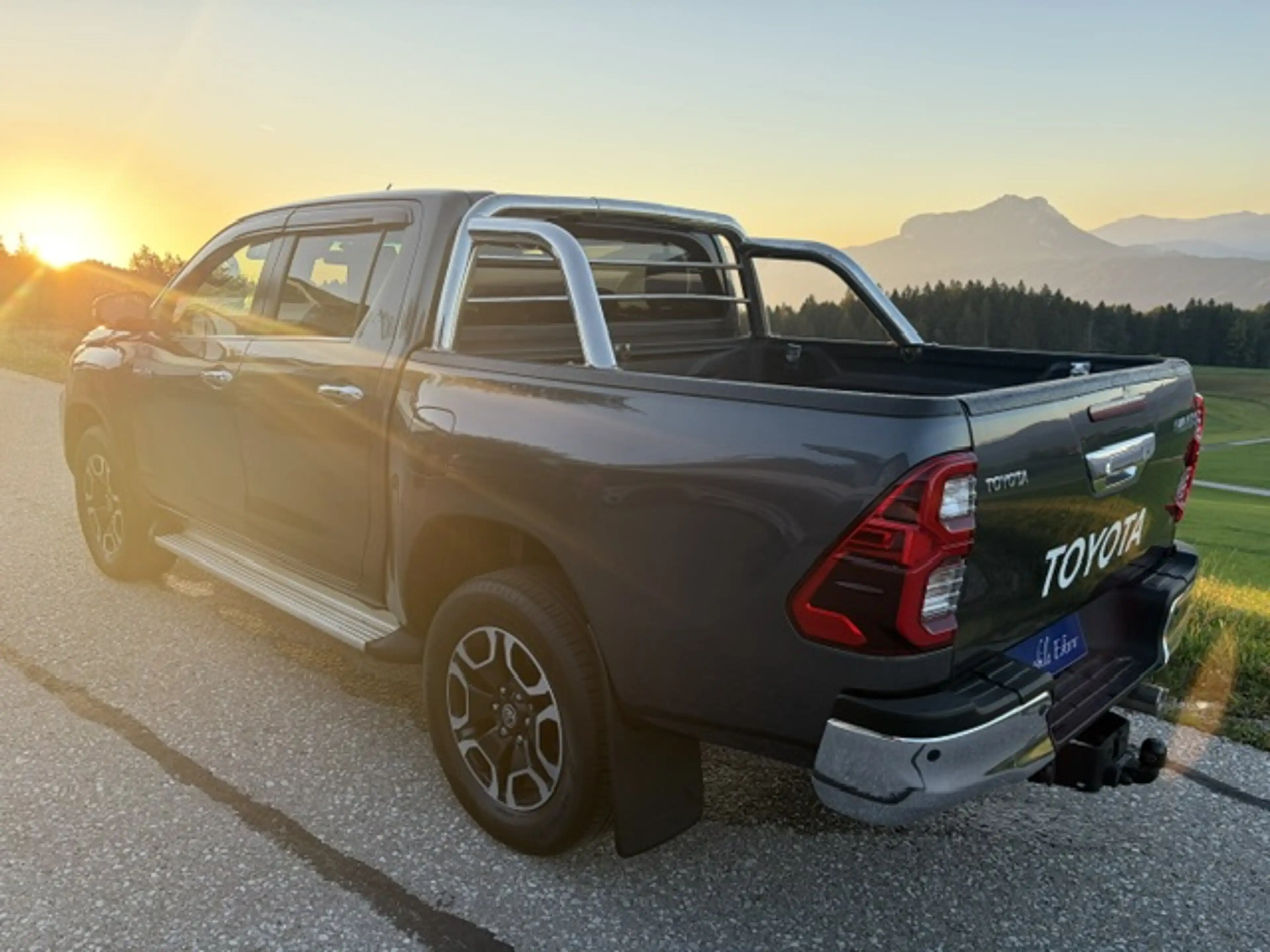 Toyota Hilux Double Cab Executive 4x4, AHK, Navi, Kamera, Alarm — photo 5
