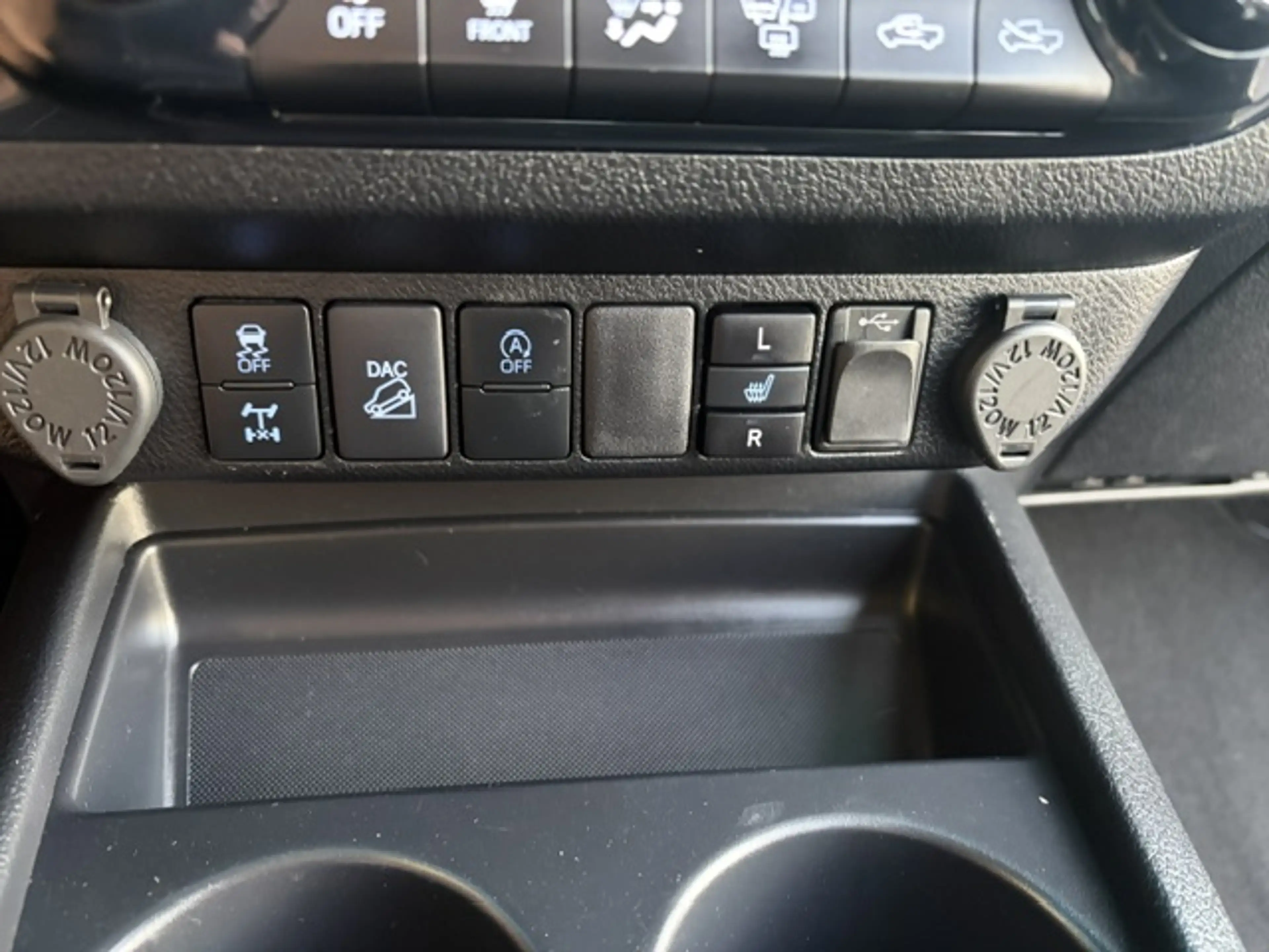 Toyota Hilux Double Cab Executive 4x4, AHK, Navi, Kamera, Alarm — photo 15