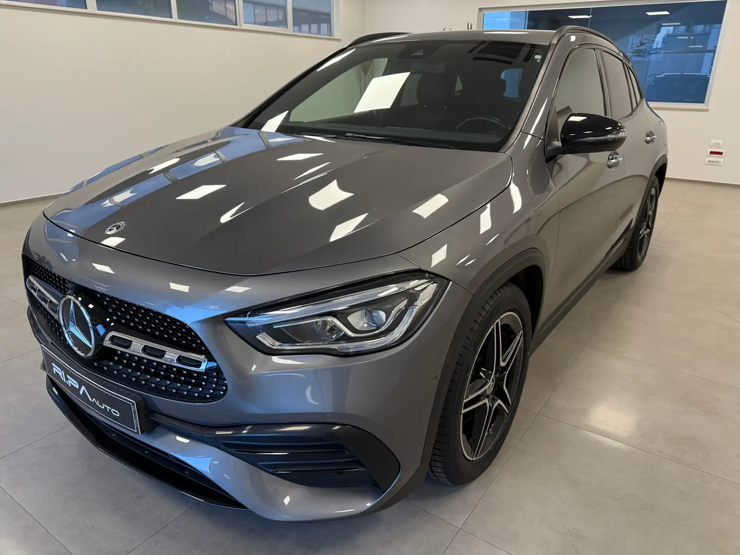 Mercedes-Benz GLA 200 GLA-H247 2020 d Premium auto Grigio - 2