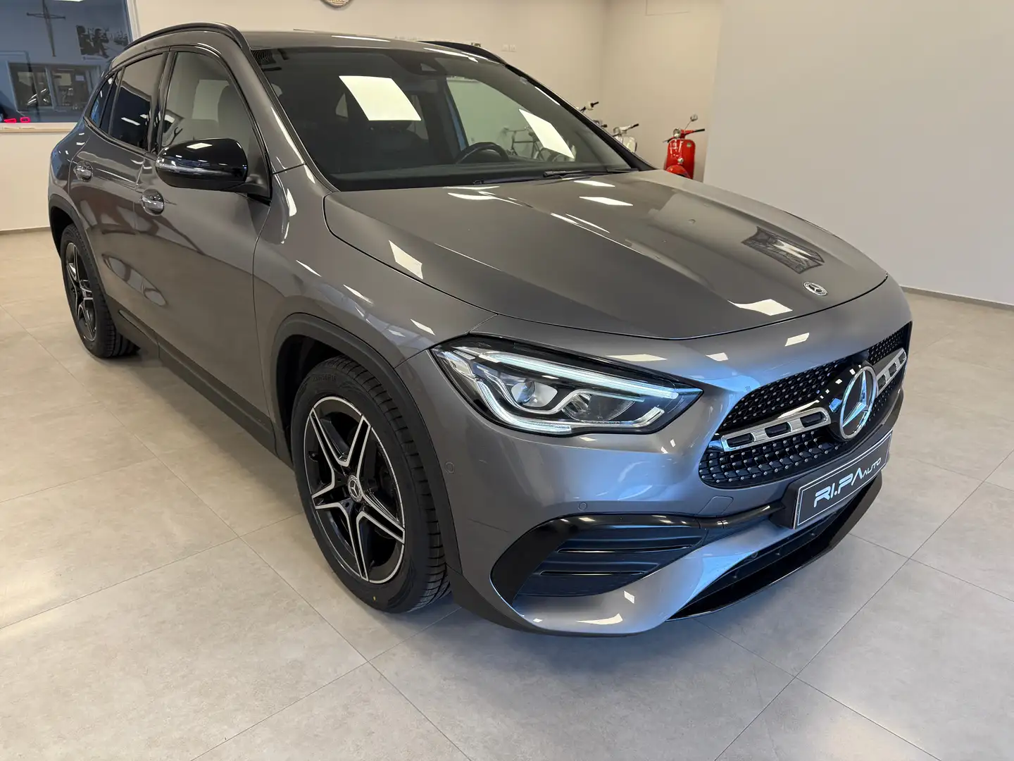 Mercedes-Benz GLA 200 GLA-H247 2020 d Premium auto Grigio - 1