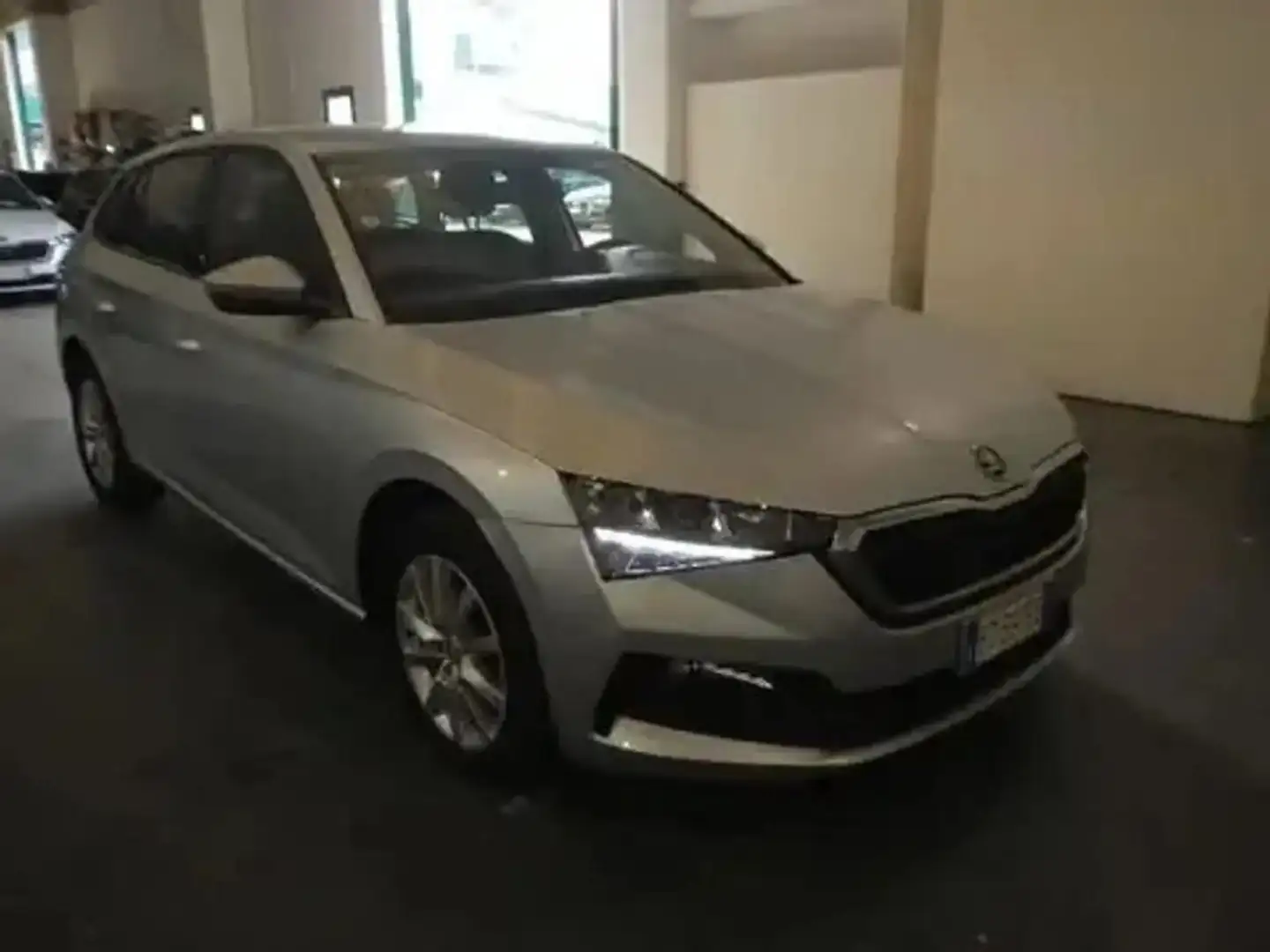 Skoda Scala 1.6 tdi Ambition 115cv dsg - FZ697EE Argent - 2