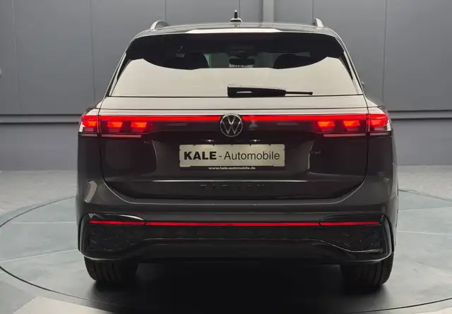Volkswagen Tiguan view 5
