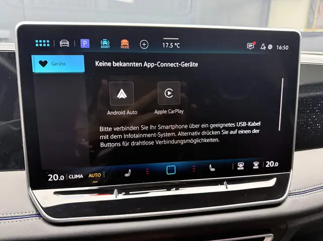 Volkswagen Tiguan view 18