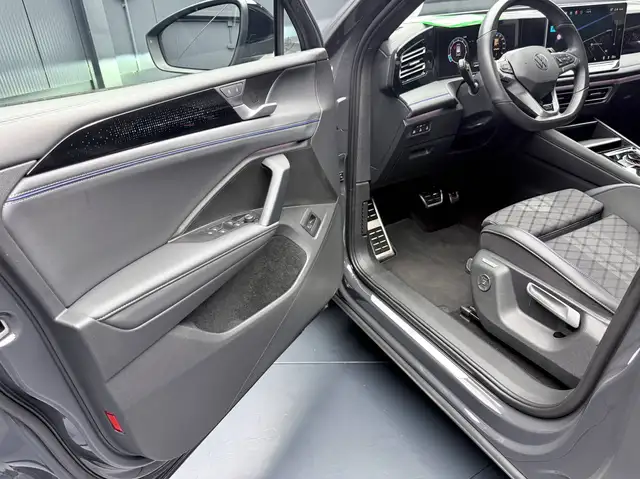 Volkswagen Tiguan view 28