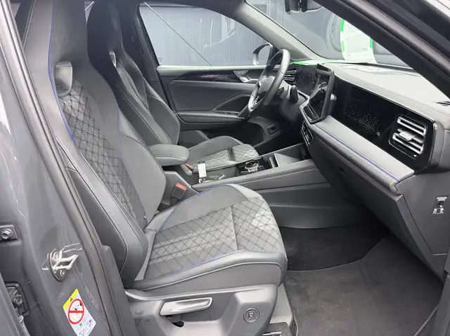 Volkswagen Tiguan view 12