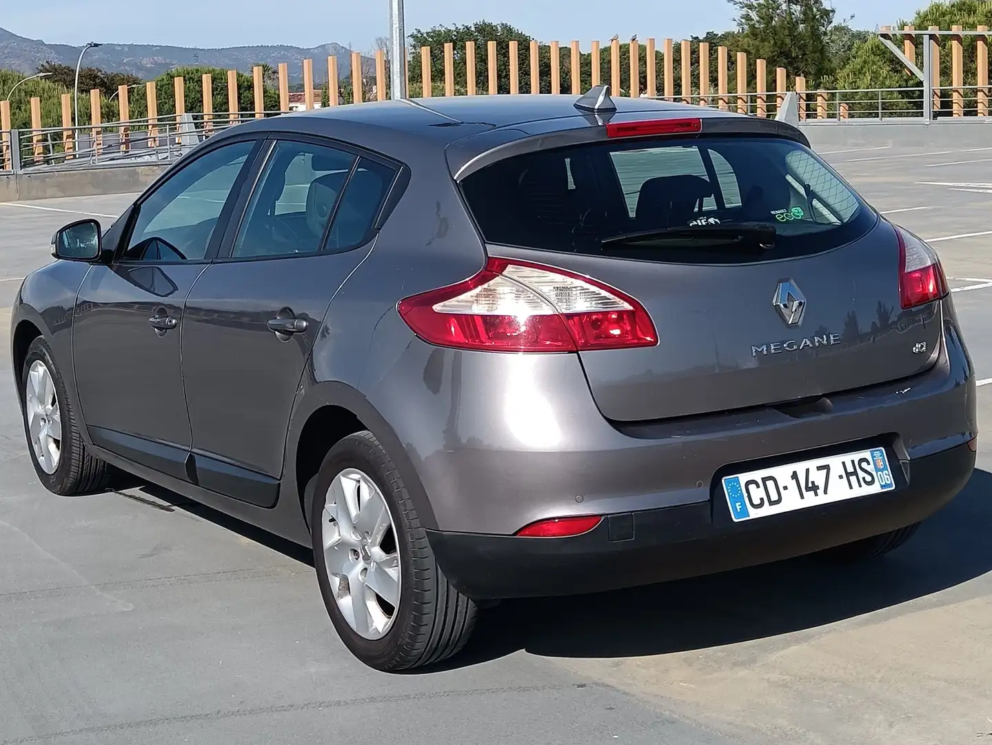 Renault Megane Mégane III dCi 90 FAP eco2 Authentique Euro 5 Gris - 2
