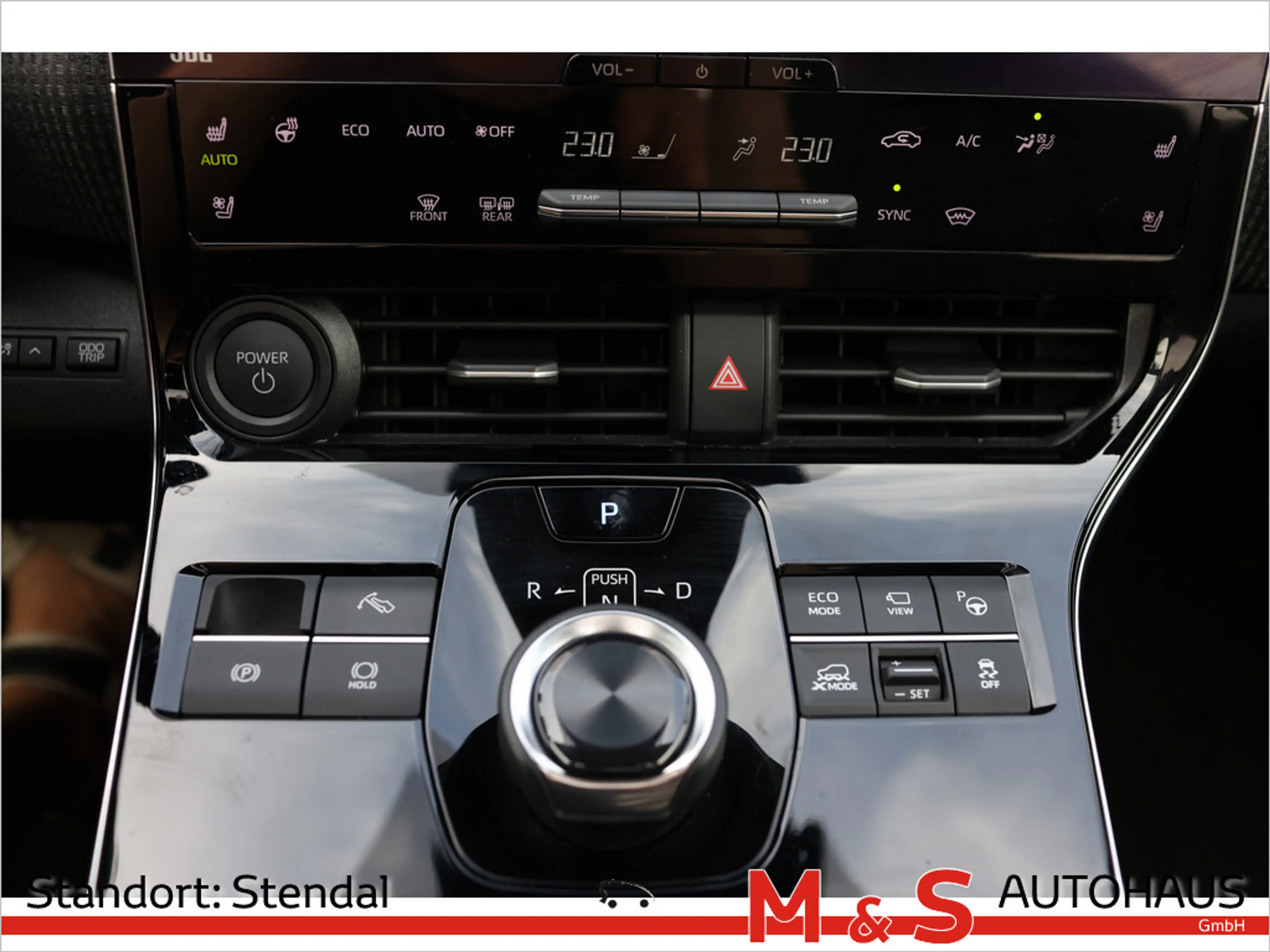 Toyota bZ4X AWD 4x4 Allrad MATRIX-LED PANO NAVI — photo 10