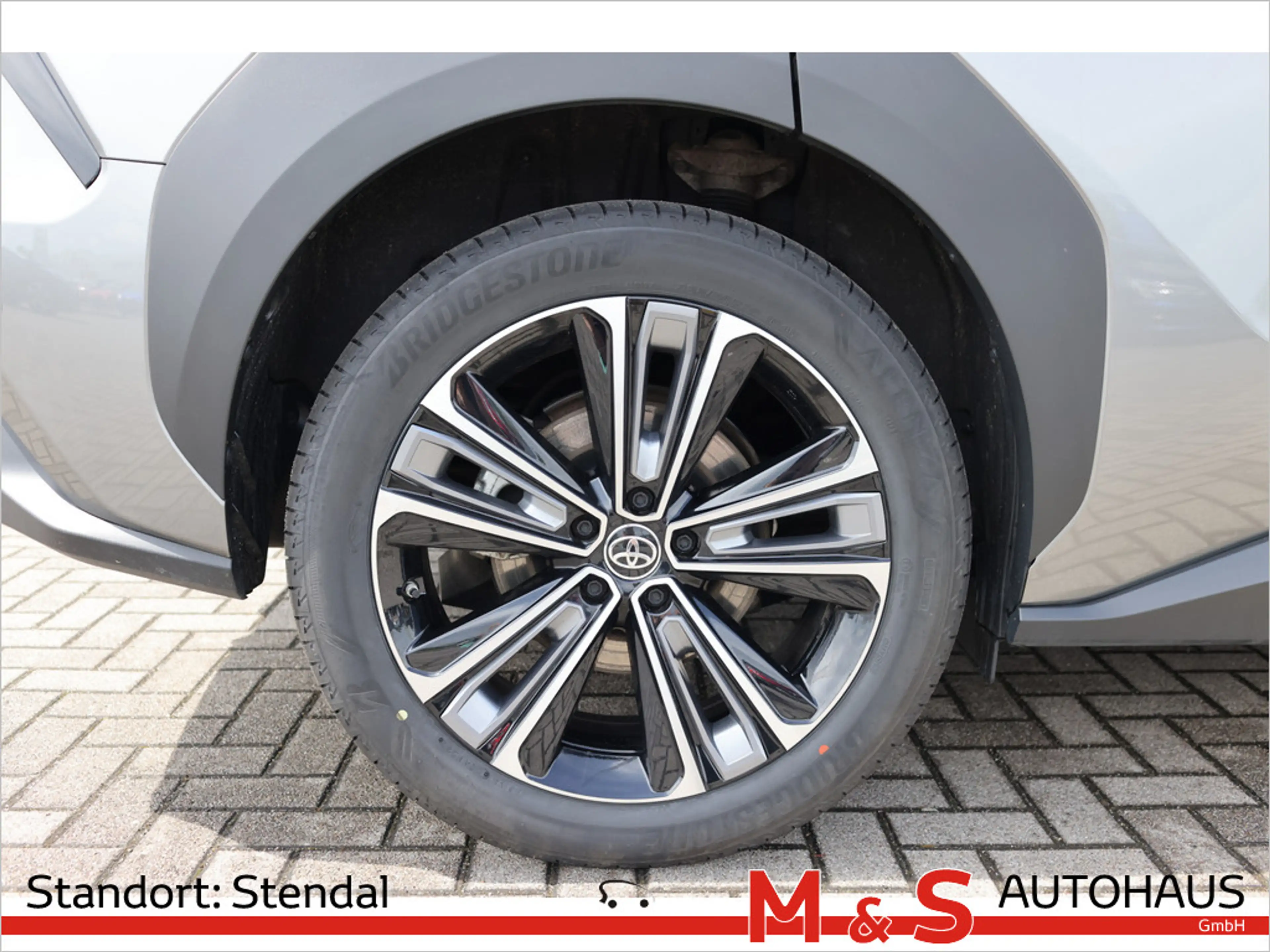 Toyota bZ4X AWD 4x4 Allrad MATRIX-LED PANO NAVI — photo 6