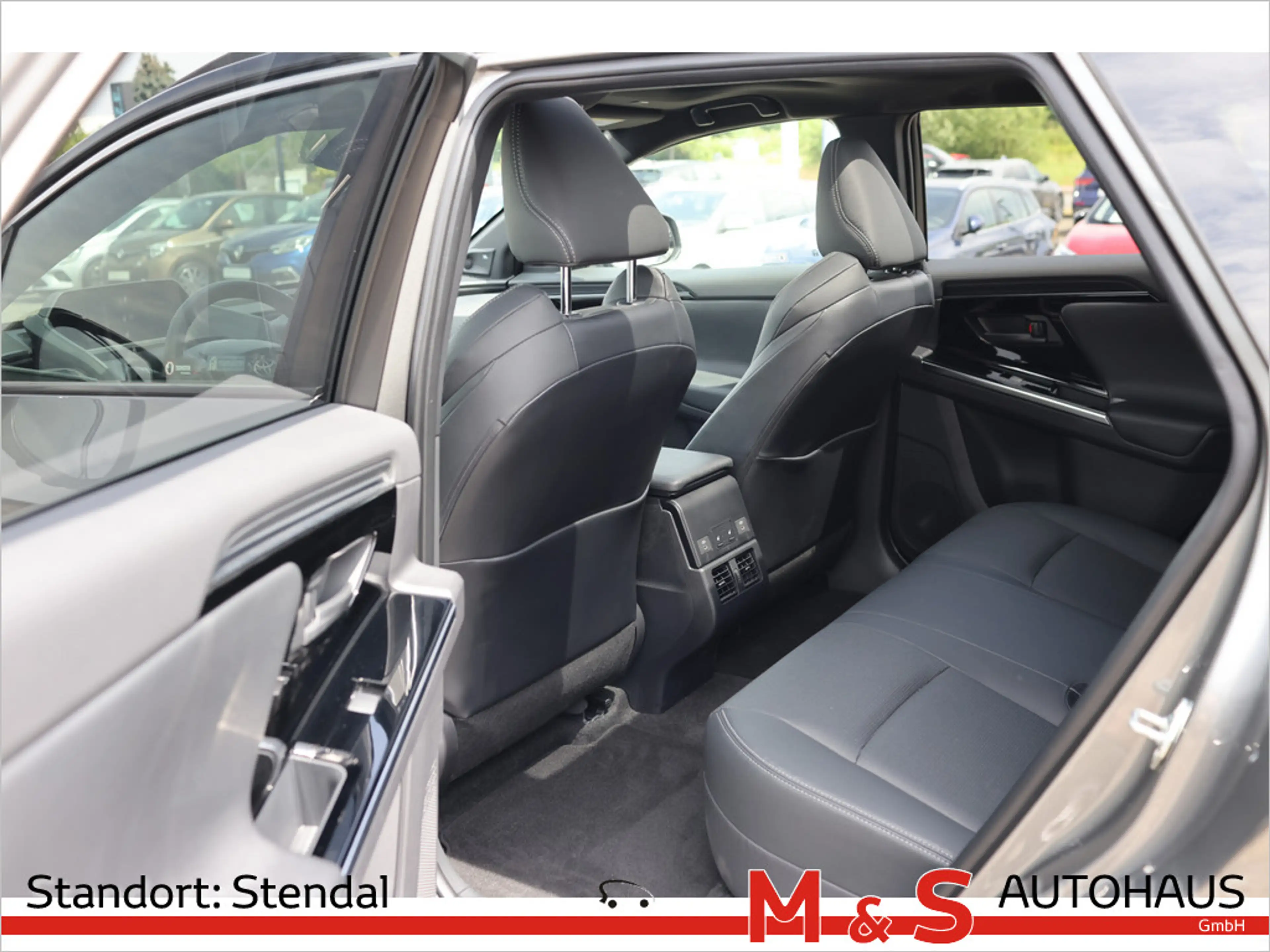 Toyota bZ4X AWD 4x4 Allrad MATRIX-LED PANO NAVI — photo 14