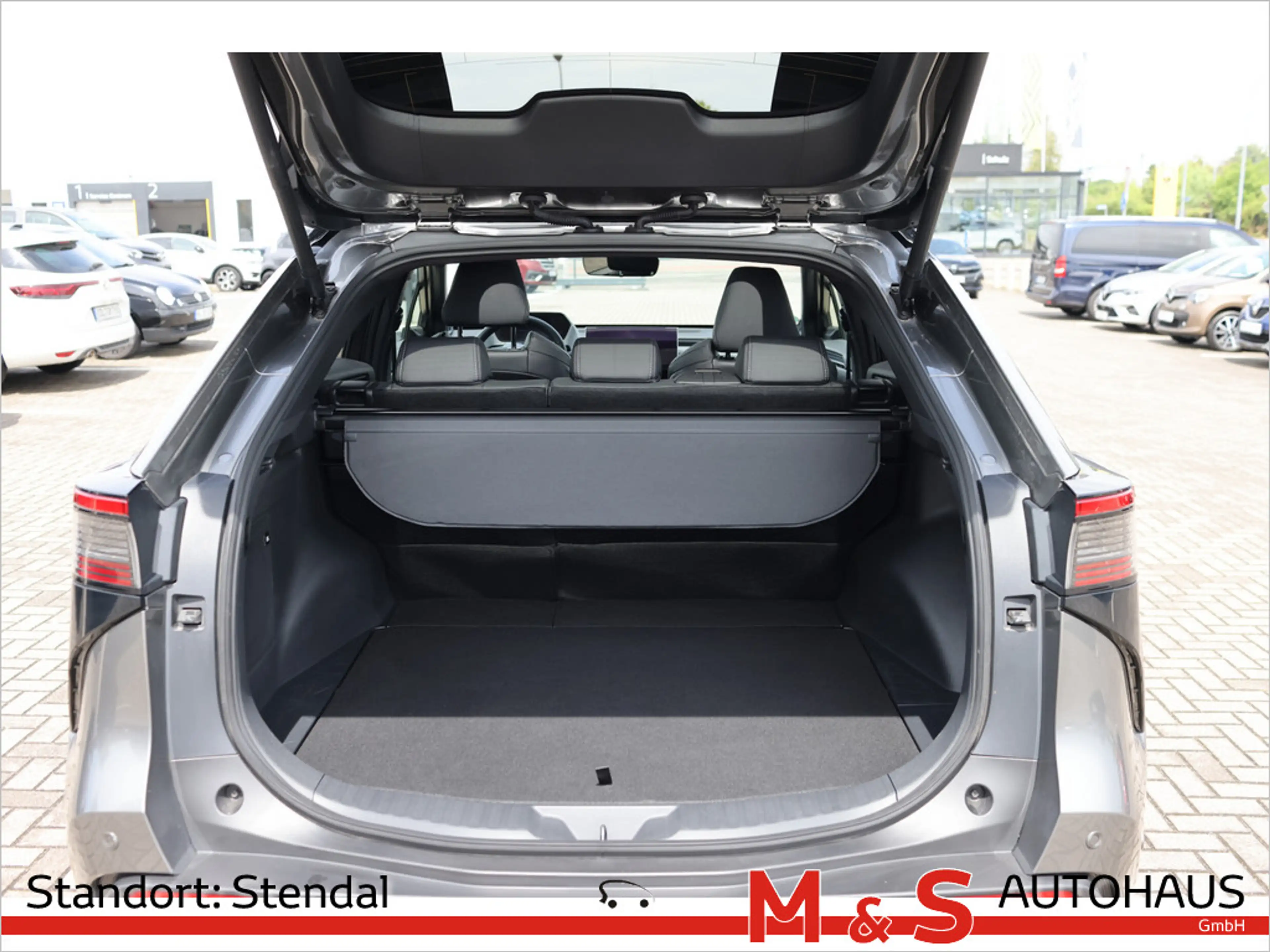 Toyota bZ4X AWD 4x4 Allrad MATRIX-LED PANO NAVI — photo 7
