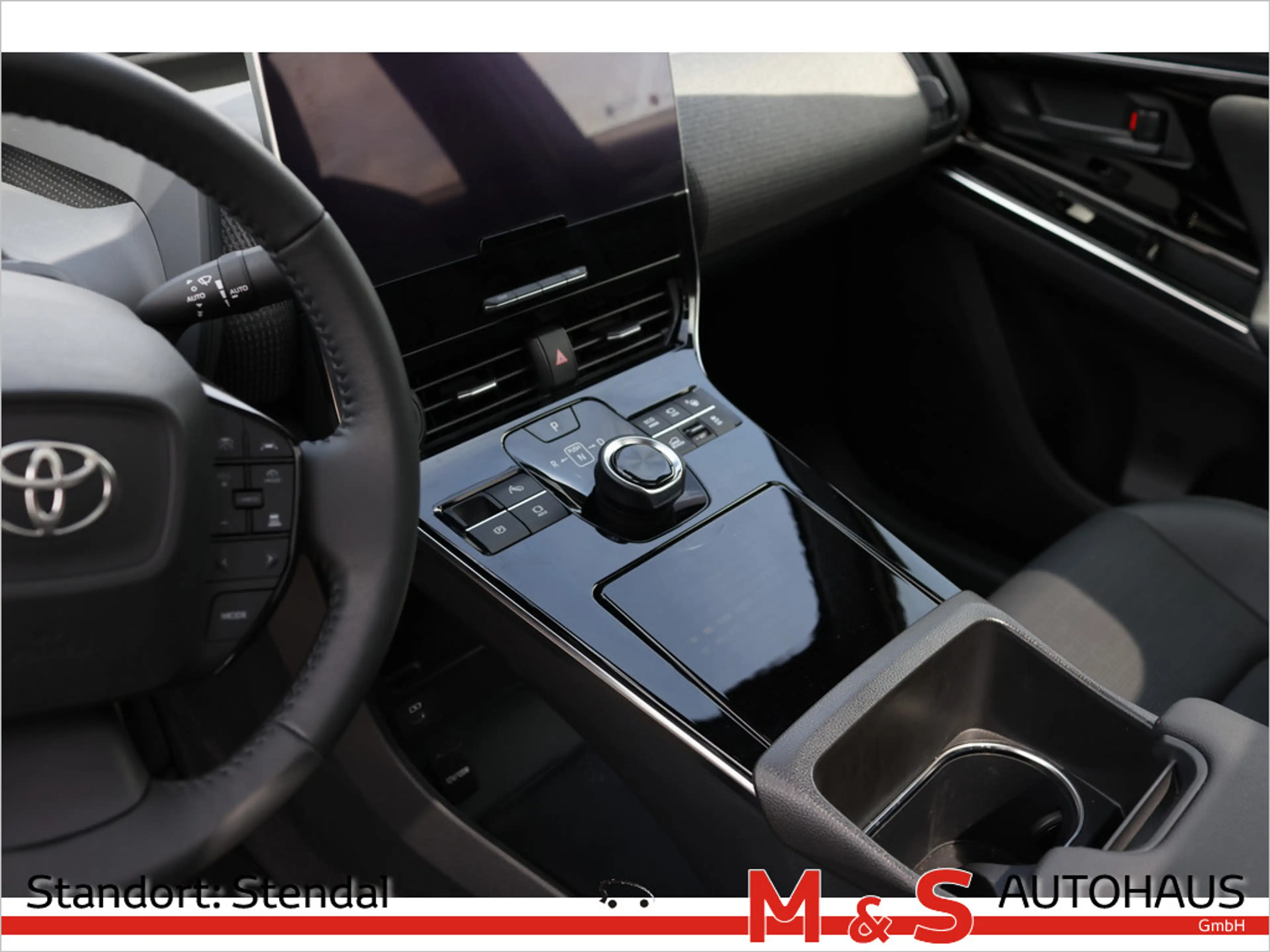 Toyota bZ4X AWD 4x4 Allrad MATRIX-LED PANO NAVI — photo 9