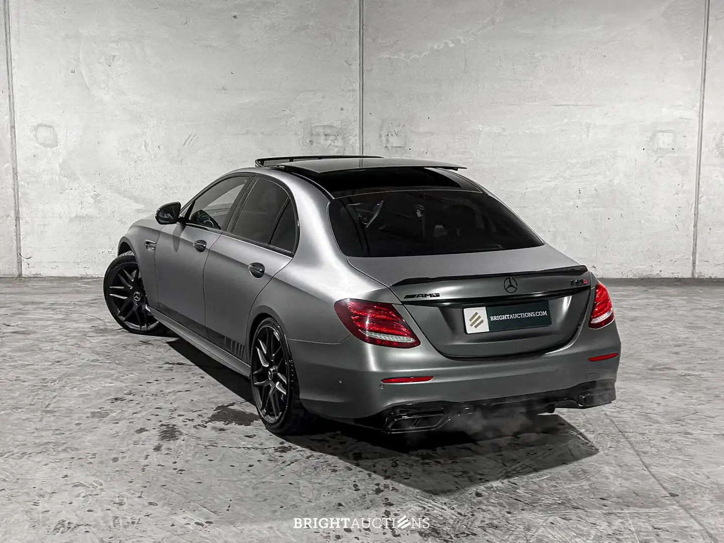 Mercedes-Benz E 63 AMG E63 S 4.0 V8 4Matic Grijs - 2